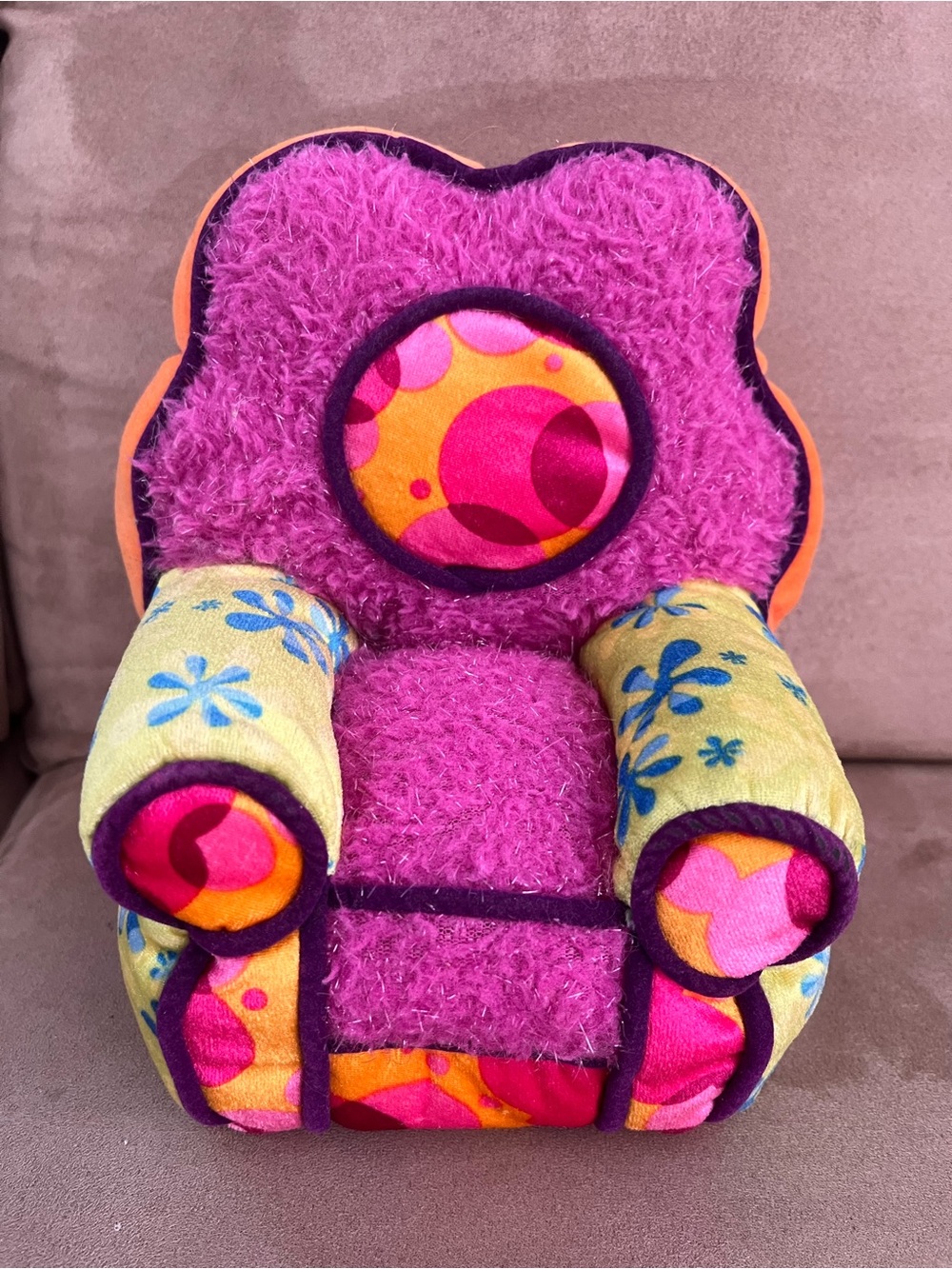Groovy Girls 1 place couch